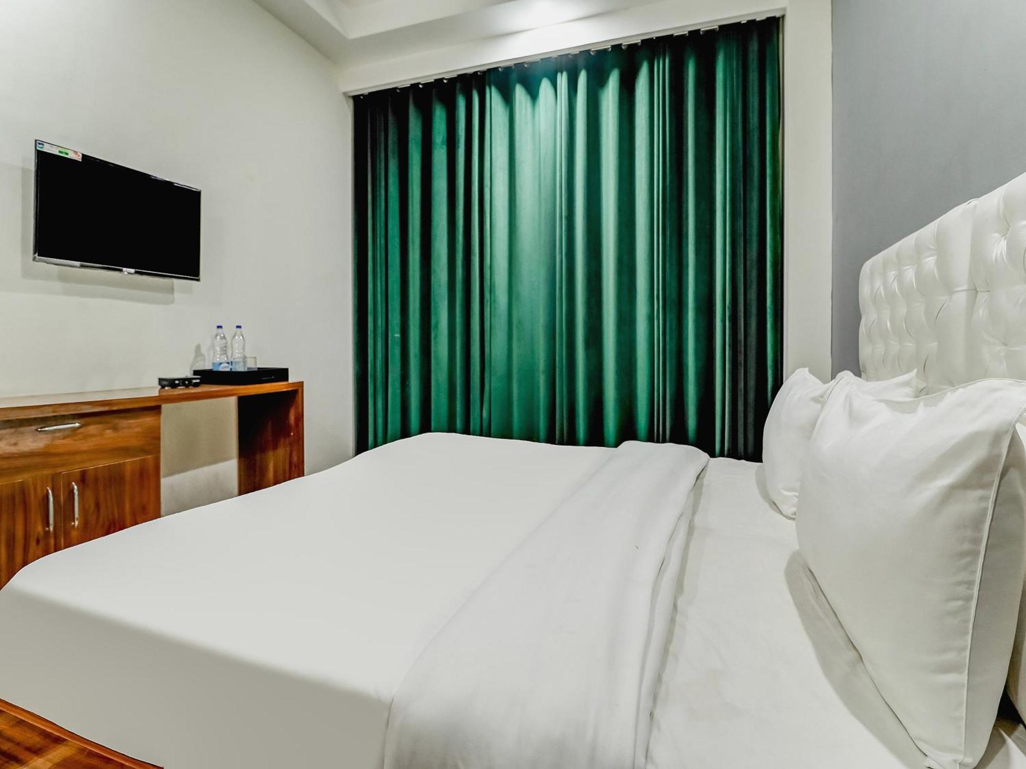 Townhouse Skylight Near Medanta Hospital 호텔 구르가온 외부 사진